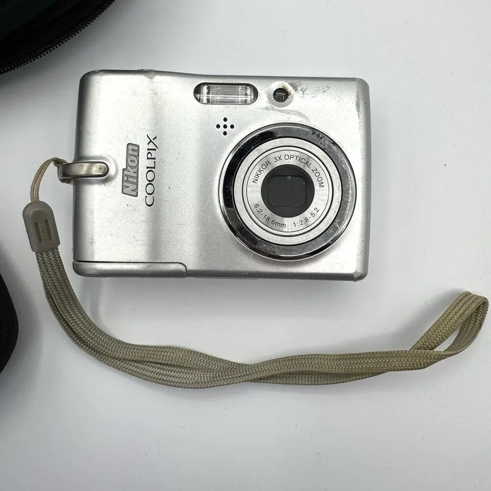Nikon COOLPIX L10 5MP Silver Digital Camera Tested AA Battery Works